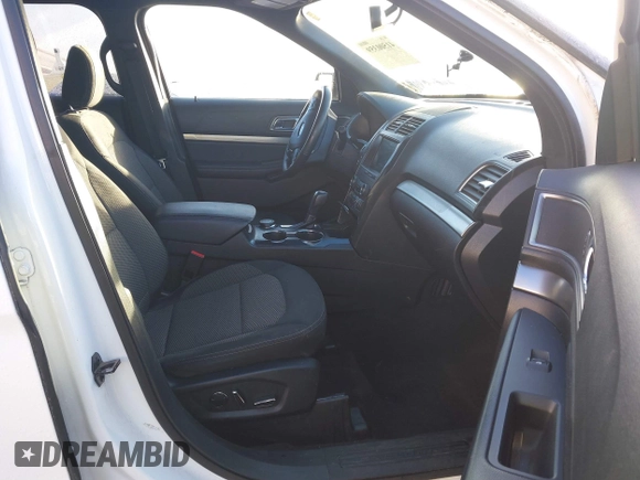 2018 Ford Explorer XLT with VIN 1FM5K8D84JGC15187, listed as a IAAI auction lot 41500359 with 100,936 mi miles and . Bid and sale history available at carsss.com. Image 5.