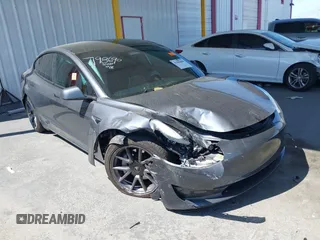 2023 Tesla Model 3 z VIN 5YJ3E1EA5PF639346, wystawiony jako IAAI lot #41896608 z przebiegiem 25 618 mil mil oraz . Historia ofert i sprzedaży dostępna na DreamBid. Obrazek 1.