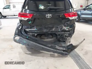 2017 Toyota Highlander XLE with VIN 5TDJZRFH6HS444309, listed as a IAAI auction lot 42640086 with 54,179 mi miles and . Bid and sale history available at DreamBid. Image 6.
