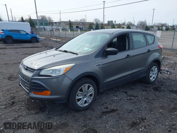 2013 Ford Escape S with VIN 1FMCU0F72DUB93249, listed as a IAAI auction lot 42009262 with 183,573 mi miles. Bid and sale history available at carsss.com. Image 2.