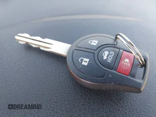 2016 Nissan Versa S z VIN 3N1CN7APXGL828172, wystawiony jako IAAI lot #40830717 z przebiegiem 53 910 mil mil oraz . Historia ofert i sprzedaży dostępna na DreamBid. Obrazek 11.