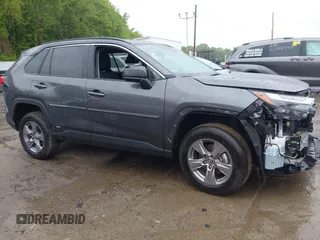 2024 Toyota RAV4 Hybrid LE с VIN 2T3LWRFV0RW201327, выставлен на аукционе IAAI как лот 42308254 с пробегом 8 425 миль миль и . История ставок и продаж доступна на DreamBid. Изображение 13.