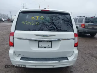 2015 Chrysler Town & Country Touring L z VIN 2C4RC1CG5FR655959, wystawiony jako IAAI lot #41728310 z przebiegiem 187 922 mil mil oraz . Historia ofert i sprzedaży dostępna na DreamBid. Obrazek 16.