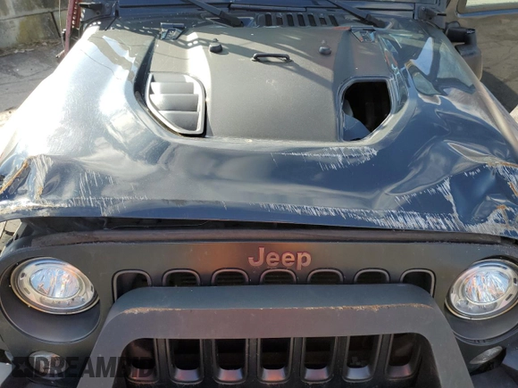 2017 Jeep Wrangler Unlimited Rubicon Recon с VIN 1C4BJWFG8HL611160, выставлен на аукционе Copart как лот 45575665 с пробегом Не указан миль и На запчасти • Non repairable. История ставок и продаж доступна на DreamBid. Изображение 13.