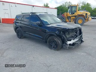 2020 Ford Police Interceptor Utility z VIN 1FM5K8AB4LGB67340, wystawiony jako IAAI lot #41982702 z przebiegiem 37 275 mil mil oraz . Historia ofert i sprzedaży dostępna na DreamBid. Obrazek 1.