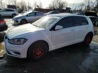 2020 Volkswagen Golf TSI z VIN 3VWG57AU2LM004916, wystawiony jako Copart lot #44002255 z przebiegiem 74 478 mil mil oraz Szkoda całkowita • Salvage title. Historia ofert i sprzedaży dostępna na DreamBid. Obrazek 1.