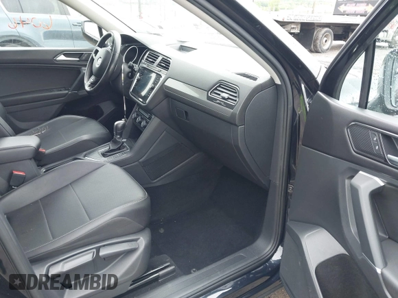 2018 Volkswagen Tiguan SEL with VIN 3VV3B7AXXJM090706, listed as a IAAI auction lot 42216046 with 147,249 mi miles and . Bid and sale history available at DreamBid. Image 5.
