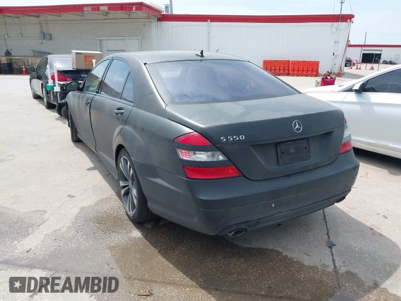 2008 Mercedes-Benz S 550 with VIN WDDNG71X88A214557, listed as a IAAI auction lot 42025575 with 181,083 mi miles and . Bid and sale history available at DreamBid. Image 3.