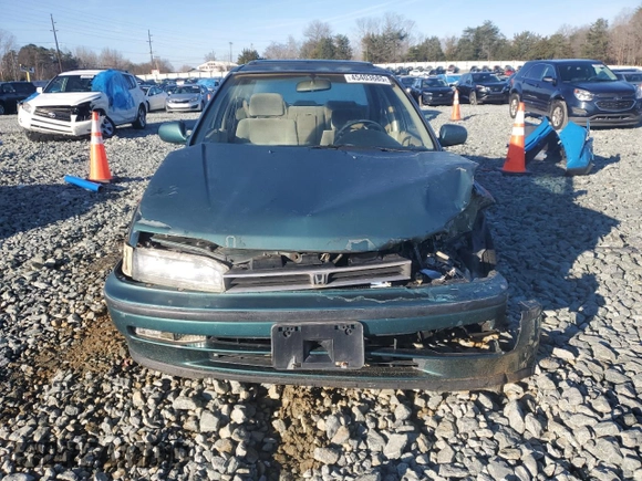 1992 Honda Accord z VIN 1HGCB7675NA166361, wystawiony jako Copart lot #45403685 z przebiegiem 384 361 mil mil oraz Szkoda całkowita • Salvage title. Historia ofert i sprzedaży dostępna na DreamBid. Obrazek 5.