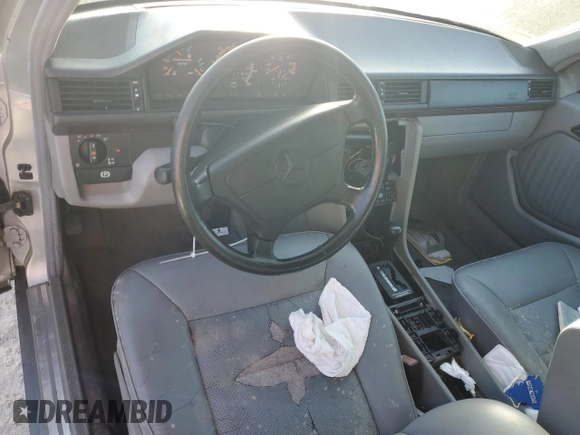 1994 Mercedes-Benz 400 E with VIN WDBEA34E7RC127977, listed as a Copart auction lot 75604314 with Not Provided miles and Non Repairable. Bid and sale history available at carsss.com. Image 8.