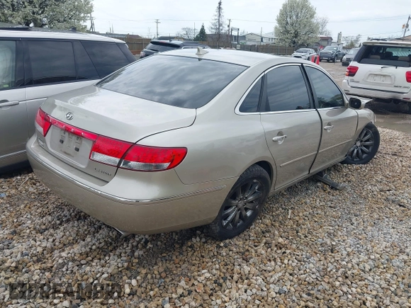 2009 Hyundai Azera Limited z VIN KMHFC46FX9A343230, wystawiony jako IAAI lot #42107823 z przebiegiem 26 319 mil mil oraz . Historia ofert i sprzedaży dostępna na DreamBid. Obrazek 4.