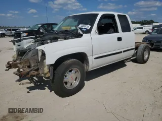 2000 GMC New Sierra 1500 SL with VIN 2GTEC19V9Y1189359, listed as a Copart auction lot 74488824 with Not Provided miles and Salvage Title. Bid and sale history available at carsss.com. Image 1.