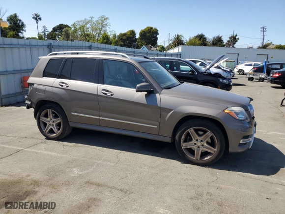 2014 Mercedes-Benz GLK-Class GLK 250 BlueTEC with VIN WDCGG0EB1EG256354, listed as a Copart auction lot 52910805 with 135,038 mi miles and Salvage Title. Bid and sale history available at carsss.com. Image 4.