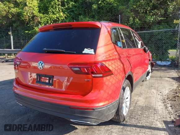 2018 Volkswagen Tiguan S with VIN 3VV1B7AX7JM016201, listed as a IAAI auction lot 42436045 with 139,168 mi miles and . Bid and sale history available at DreamBid. Image 4.