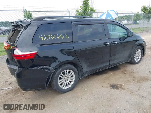 2016 Toyota Sienna XLE z VIN 5TDYK3DC9GS706815, wystawiony jako IAAI lot #42494662 z przebiegiem 141 157 mil mil oraz . Historia ofert i sprzedaży dostępna na DreamBid. Obrazek 4.