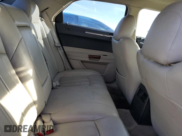2006 Chrysler 300 C z VIN 2C3KA63H46H224097, wystawiony jako Copart lot #46235425 z przebiegiem 147 147 mil mil oraz Szkoda całkowita • Salvage title. Historia ofert i sprzedaży dostępna na DreamBid. Obrazek 11.
