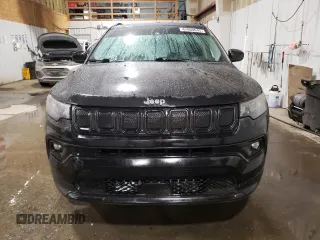 2022 Jeep Compass Altitude with VIN 3C4NJDBB3NT216606, listed as a Copart auction lot 47080645 with 44,825 mi miles and Salvage Title. Bid and sale history available at carsss.com. Image 5.