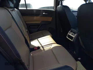 2021 Volkswagen Atlas SE z VIN 1V2JE2CA9MC200352, wystawiony jako IAAI lot #41367596 z przebiegiem 118 354 mil mil oraz . Historia ofert i sprzedaży dostępna na DreamBid. Obrazek 8.