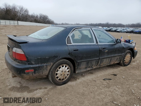 1996 Honda Accord EX with VIN 1HGCD5658TA082741, listed as a Copart auction lot 44439315 with 143,769 mi miles and Clean Title. Bid and sale history available at DreamBid. Image 3.