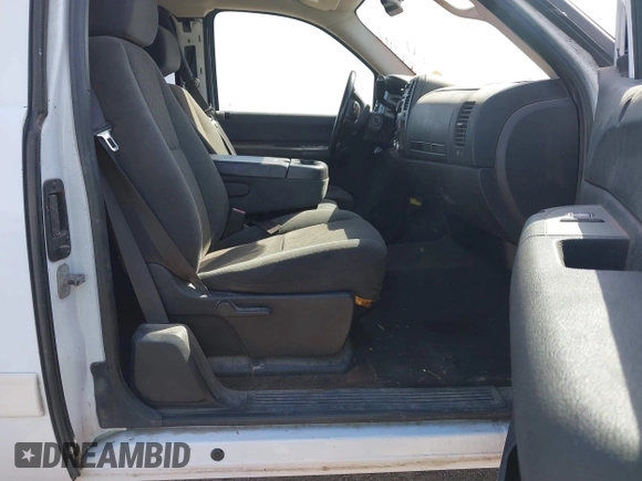 2007 GMC Sierra 1500 with VIN 2GTEC19Y371626510, listed as a IAAI auction lot 41805416 with 179,677 mi miles and . Bid and sale history available at DreamBid. Image 5.