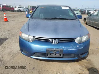 2008 Honda Civic Cpe LX with VIN 2HGFG12648H535418, listed as a IAAI auction lot 42040685 with 196,183 mi miles. Bid and sale history available at carsss.com. Image 6.
