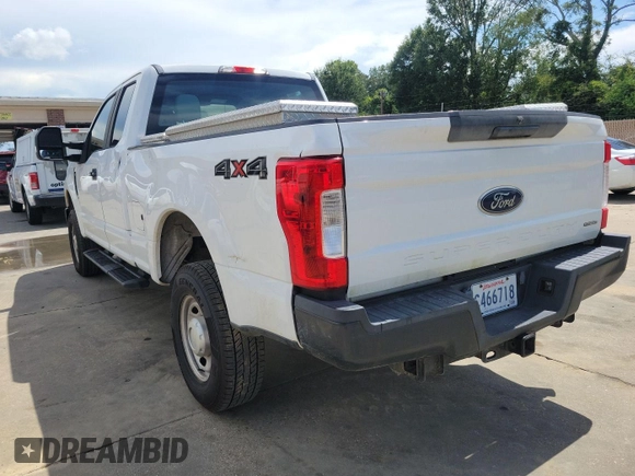 2017 Ford F-250 XLT z VIN 1FT7X2B67HEB86464, wystawiony jako IAAI lot #42796067 z przebiegiem 198 948 mil mil oraz . Historia ofert i sprzedaży dostępna na DreamBid. Obrazek 12.