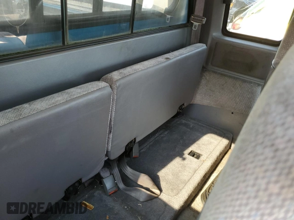 1994 Dodge Dakota z VIN 1B7GG23X3RW126913, wystawiony jako Copart lot #69046074 z przebiegiem 308 676 mil mil oraz Szkoda całkowita • Salvage title. Historia ofert i sprzedaży dostępna na DreamBid. Obrazek 10.