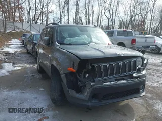 2020 Jeep Renegade Latitude with VIN ZACNJBBBXLPM06330, listed as a IAAI auction lot 41601086 with 92,320 mi miles. Bid and sale history available at carsss.com. Image 6.