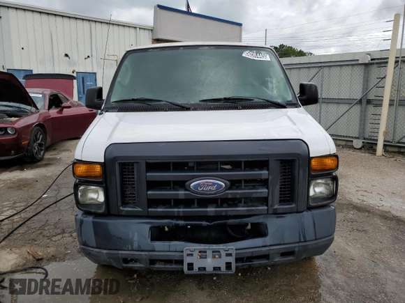 2013 Ford Econoline Passenger XL with VIN 1FBNE3BL2DDB03584, listed as a Copart auction lot 50581445 with 138,710 mi miles and Clean Title. Bid and sale history available at DreamBid. Image 5.
