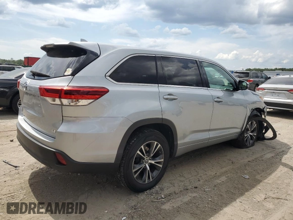 2018 Toyota Highlander LE with VIN 5TDZZRFH2JS284129, listed as a Copart auction lot 58466295 with 130,269 mi miles and Salvage title. Bid and sale history available at DreamBid. Image 3.