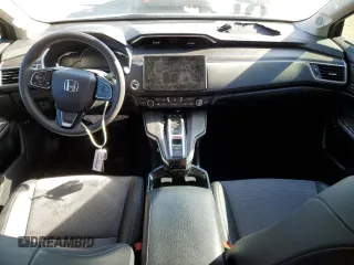 2018 Honda Clarity with VIN JHMZC5F1XJC011632, listed as a Copart auction lot 71693242 with 137,475 mi miles. Bid and sale history available at carsss.com. Image 8.