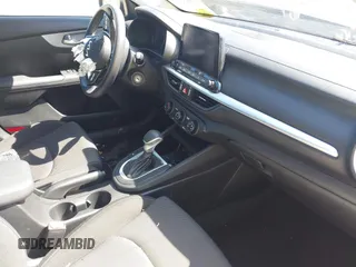 2024 Kia Forte LXS with VIN 3KPF24AD8RE726691, listed as a IAAI auction lot 42026037 with 27,816 mi miles and . Bid and sale history available at DreamBid. Image 5.