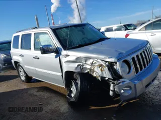 2008 Jeep Patriot Sport with VIN 1J8FT28W98D519566, listed as a IAAI auction lot 41804415 with 108,787 mi miles. Bid and sale history available at carsss.com. Image 1.