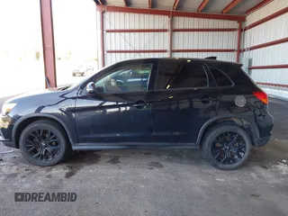 2019 Mitsubishi Outlander ES z VIN JA4AR3AU1KU022236, wystawiony jako IAAI lot #42070526 z przebiegiem 121 890 mil mil oraz . Historia ofert i sprzedaży dostępna na DreamBid. Obrazek 14.