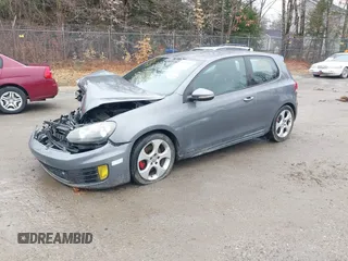 2010 Volkswagen GTI z VIN WVWED7AJ2AW140267, wystawiony jako IAAI lot #41923595 z przebiegiem 154 838 mil mil oraz . Historia ofert i sprzedaży dostępna na DreamBid. Obrazek 2.