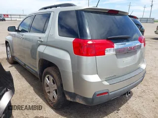 2015 GMC Terrain SLT z VIN 2GKFLXEK1F6240828, wystawiony jako IAAI lot #42164143 z przebiegiem 129 652 mil mil oraz . Historia ofert i sprzedaży dostępna na DreamBid. Obrazek 3.