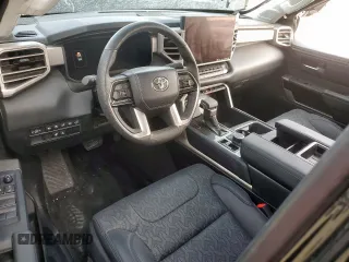2024 Toyota Tundra Limited Hybrid z VIN 5TFWC5DB6RX067619, wystawiony jako Copart lot #54936195 z przebiegiem 5 792 mil mil oraz Szkoda całkowita • Salvage title. Historia ofert i sprzedaży dostępna na DreamBid. Obrazek 8.