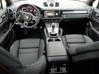 2023 Porsche Cayenne Turbo z VIN WP1AF2AY8PDA20565, wystawiony jako Copart lot #72817943 z przebiegiem 1 694 mil mil oraz . Historia ofert i sprzedaży dostępna na DreamBid. Obrazek 8.