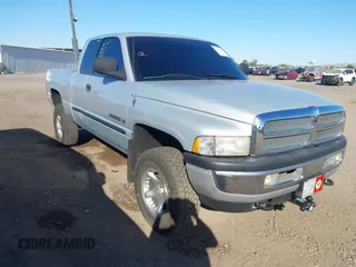 2000 Dodge 1500 with VIN 3B7HF13Z0YG161389, listed as a IAAI auction lot 42111281 with 111,062 mi miles and . Bid and sale history available at DreamBid. Image 1.