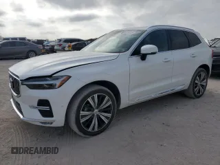 2023 Volvo XC60 Plus Bright Theme z VIN YV4L12RE2P1338733, wystawiony jako Copart lot #49918145 z przebiegiem 11 829 mil mil oraz Nie do naprawy • Non repairable. Historia ofert i sprzedaży dostępna na DreamBid. Obrazek 1.