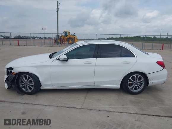 2018 Mercedes-Benz C 300 with VIN 55SWF4JB0JU252994, listed as a IAAI auction lot 42113897 with 72,533 mi miles and . Bid and sale history available at DreamBid. Image 14.