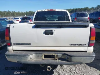 2000 Chevrolet Silverado 1500 LS with VIN 2GCEK19V6Y1309699, listed as a IAAI auction lot 41870085 with 218,628 mi miles. Bid and sale history available at carsss.com. Image 16.