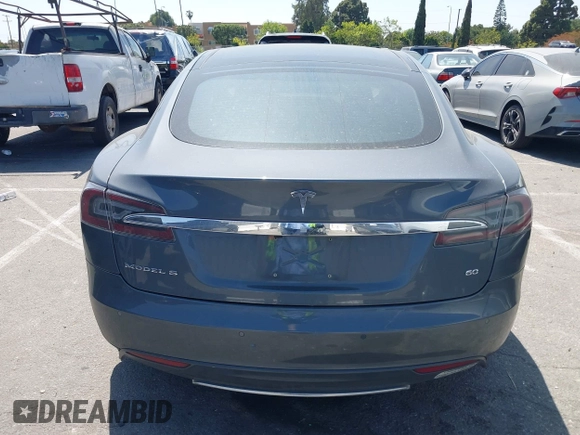 2014 Tesla Model S 60 z VIN 5YJSA1S16EFP40968, wystawiony jako IAAI lot #42331754 z przebiegiem 159 717 mil mil oraz . Historia ofert i sprzedaży dostępna na DreamBid. Obrazek 16.