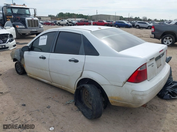 2007 Ford Focus S with VIN 1FAFP34N97W185370, listed as a IAAI auction lot 41692669 with 1 mi miles. Bid and sale history available at carsss.com. Image 3.