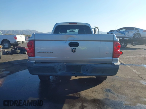 2008 Dodge Dakota ST with VIN 1D7HE22KX8S626188, listed as a IAAI auction lot 41454772 with 215,297 mi miles and . Bid and sale history available at carsss.com. Image 16.