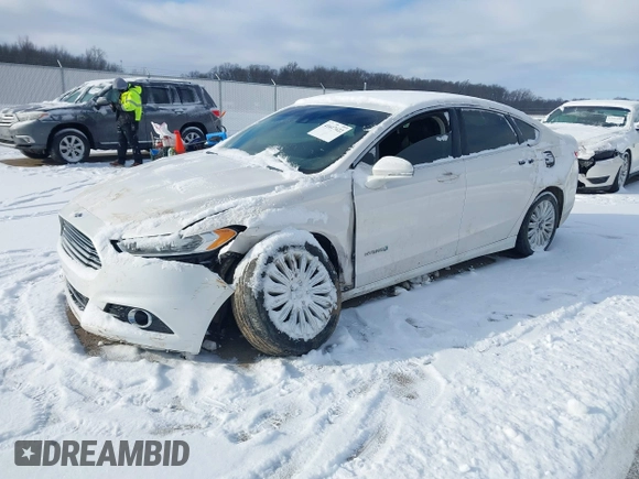 2014 Ford Fusion SE Hybrid with VIN 3FA6P0LU8ER192043, listed as a IAAI auction lot 41617422 with 131,772 mi miles. Bid and sale history available at carsss.com. Image 17.