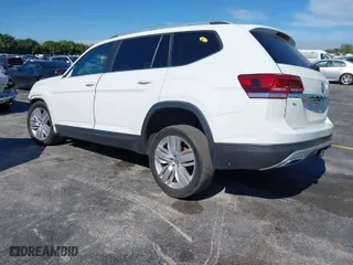 2019 Volkswagen Atlas 3.6L V6 SE w/Technology with VIN 1V2WR2CA3KC600592, listed as a IAAI auction lot 41370275 with 82,226 mi miles. Bid and sale history available at carsss.com. Image 3.
