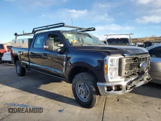 2023 Ford F-250 XL z VIN 1FT7W2AA5PEC70922, wystawiony jako Copart lot #81180284 z przebiegiem Nie podano mil oraz Czysty tytuł • Clean title. Historia ofert i sprzedaży dostępna na DreamBid. Obrazek 4.