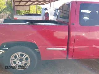 2000 GMC New Sierra 1500 SLE with VIN 1GTEC19V4YZ273841, listed as a IAAI auction lot 41981942 with 357,003 mi miles. Bid and sale history available at carsss.com. Image 6.