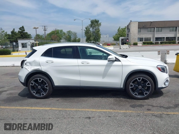 2019 Mercedes-Benz GLA 250 z VIN WDCTG4EB9KJ550931, wystawiony jako IAAI lot #42223075 z przebiegiem 86 012 mil mil oraz . Historia ofert i sprzedaży dostępna na DreamBid. Obrazek 14.